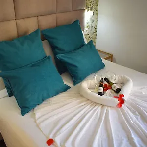 https://bajondillo-beach-cozy-inns-adults-only.hotelsinnerja.org